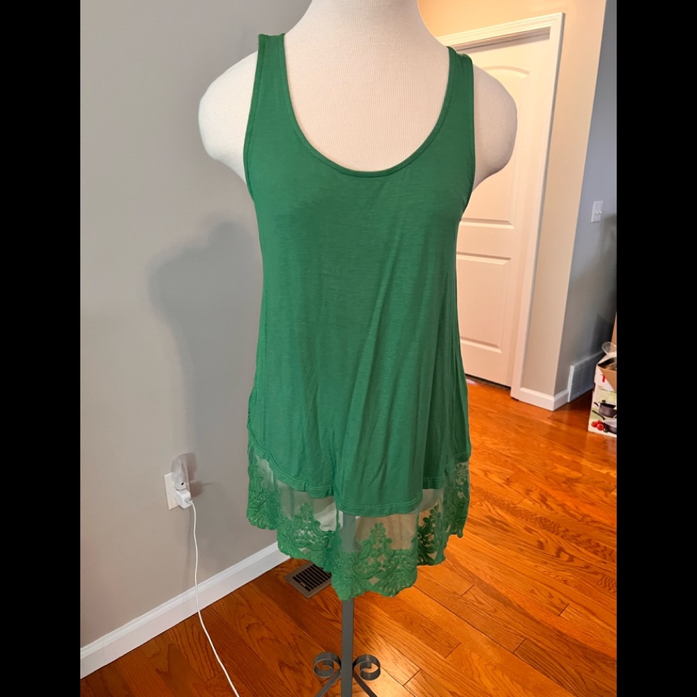 Ladies tank top with bottom lace
